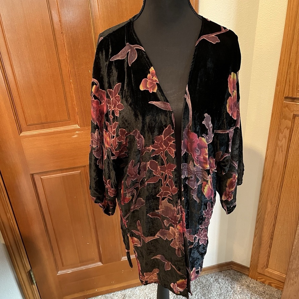 Hinge Velvet Floral Devore Kimono Top One Size